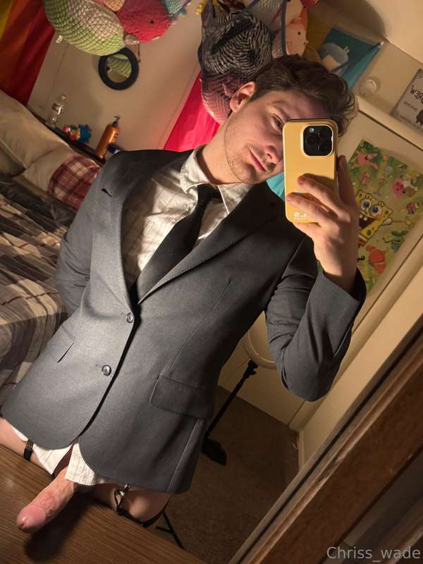 As long as I got my suit and tie 🍆👀 2