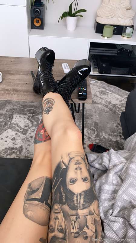 I’ll be live at 9pm EST 🌹 be there OR ELSE!?