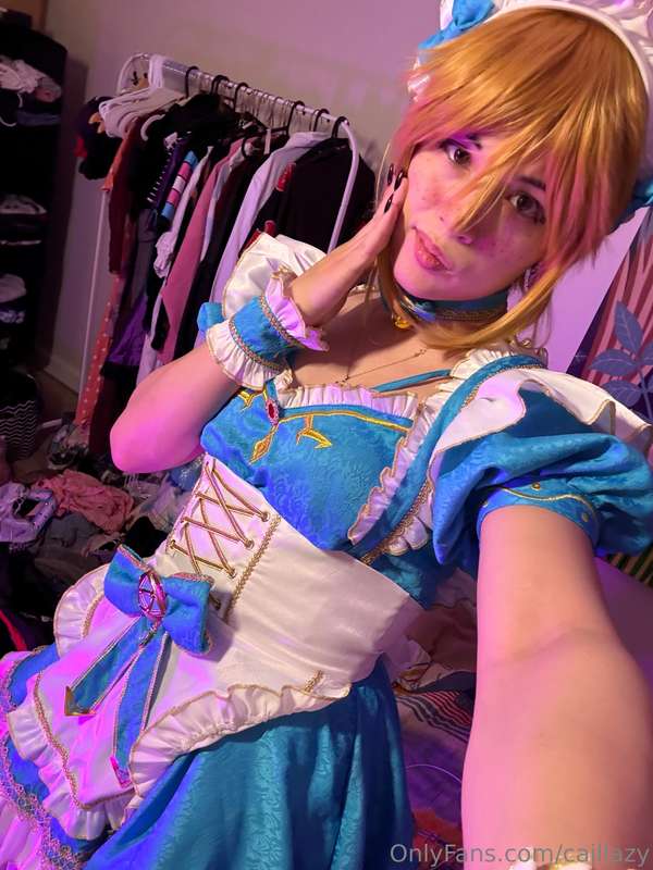I tried on Princess Zelda’s dress today, I hope she doesn’t .. 1