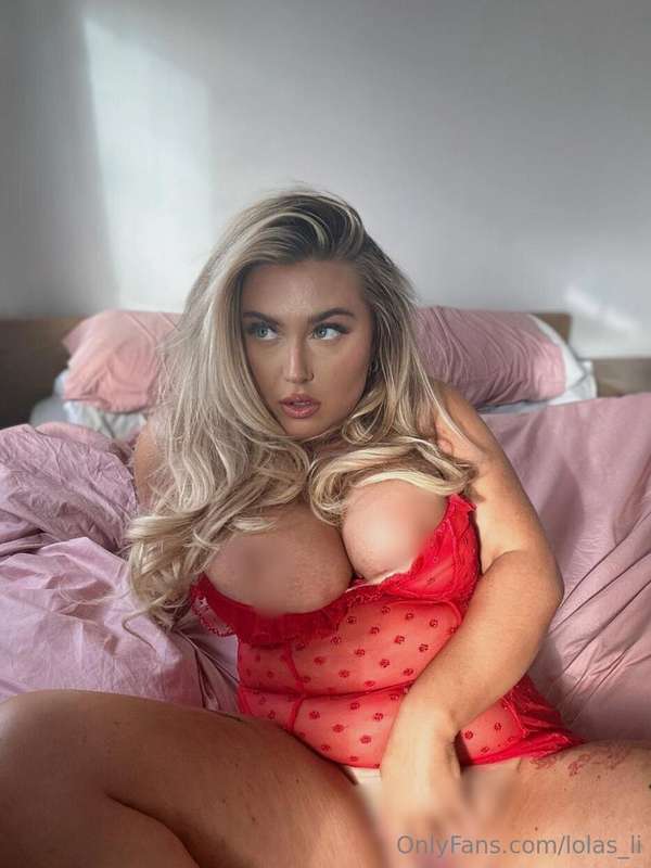 this @marika_morgan blonde 𝕞𝕠𝕞𝕞𝕪 with big boobs 🍒 is ready t..