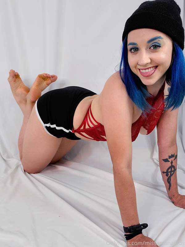 Hey you! Yeah, YOU!

You look super fucking handsome <3 10