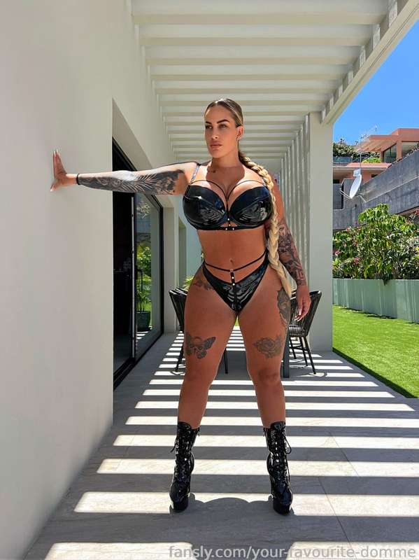 Your-Favourite-Domme - Fansly - 15 Dec, 2023