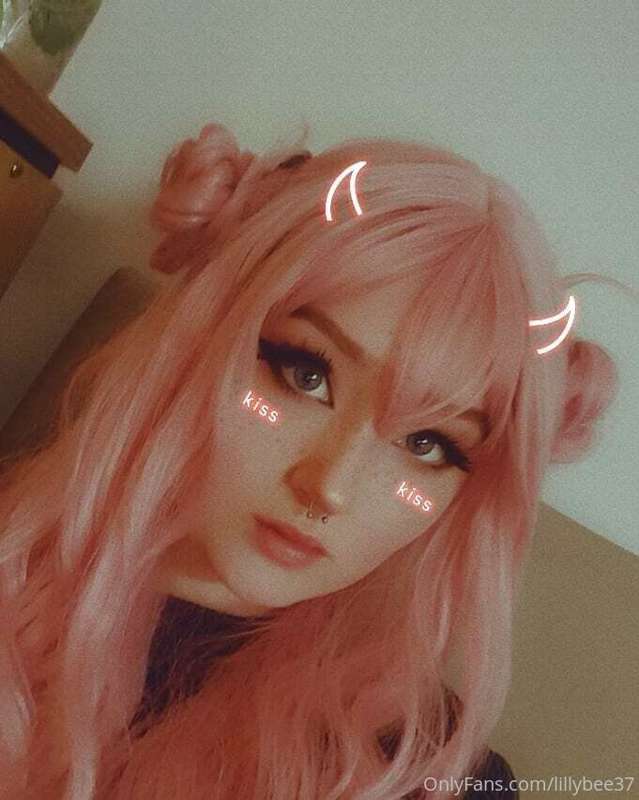 Cum on my pretty face 2