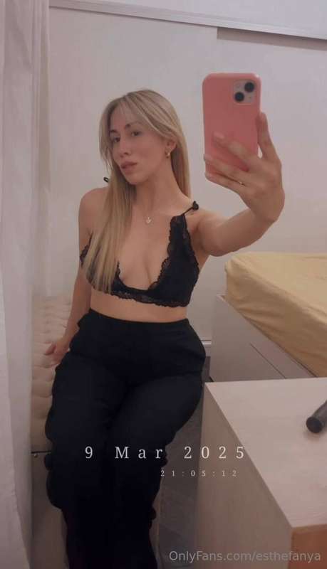 @celestelesston Let me be your hot little pink pussy 💕Your n..