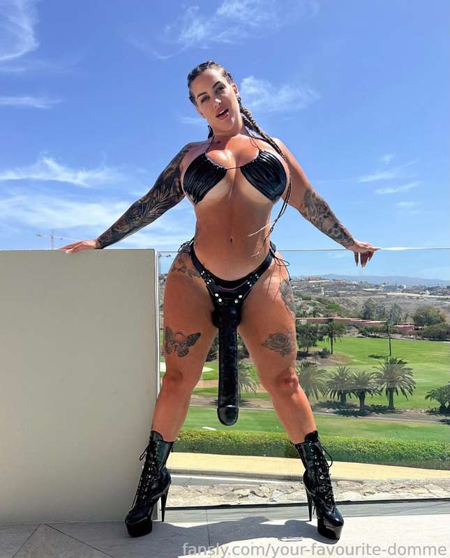 Your-Favourite-Domme - Fansly - 12 Dec, 2023