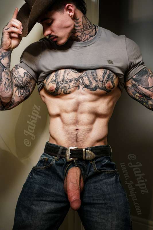 Would you give this cowboy a hand.., mouth or hole 😏🤠?