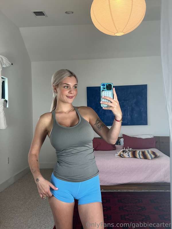 Oops… caught in the mirror again 😍