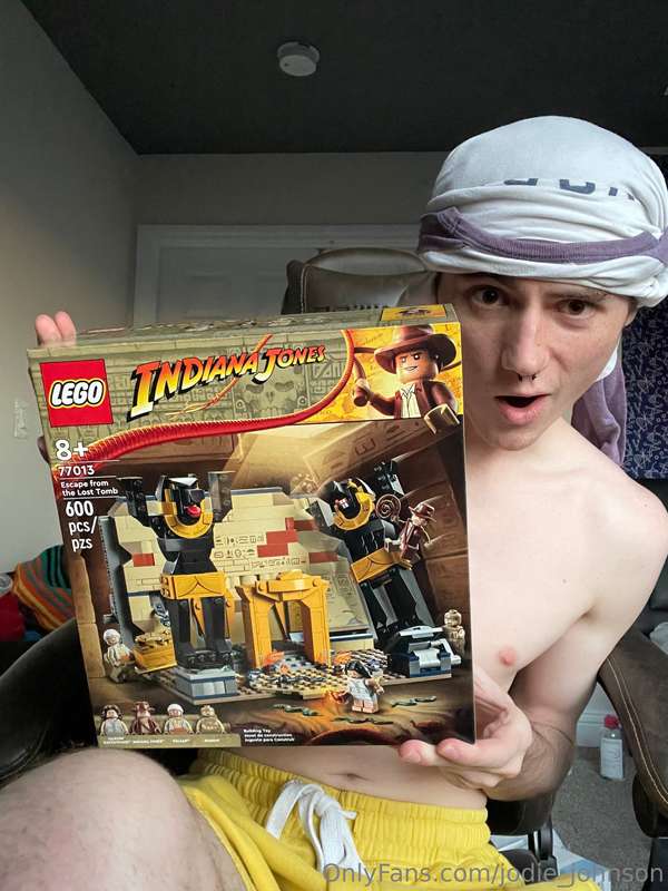 thinking about getting nakey, going on live, and building a ..