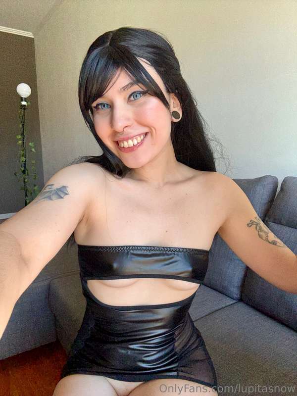 Lupitasnow - Onlyfans - 24 May, 2025 2