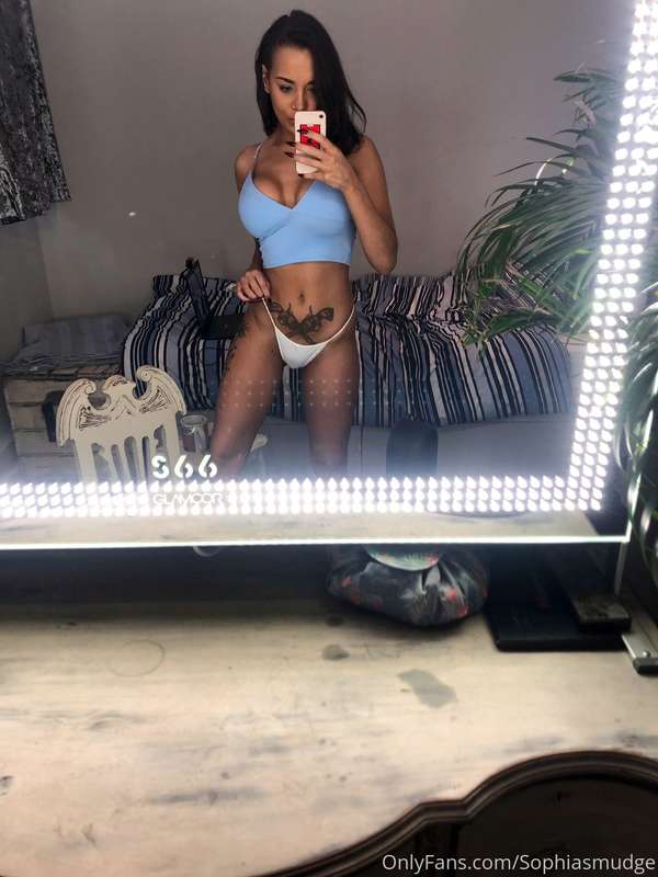 Swipe to slide off those clothes 😈🍑