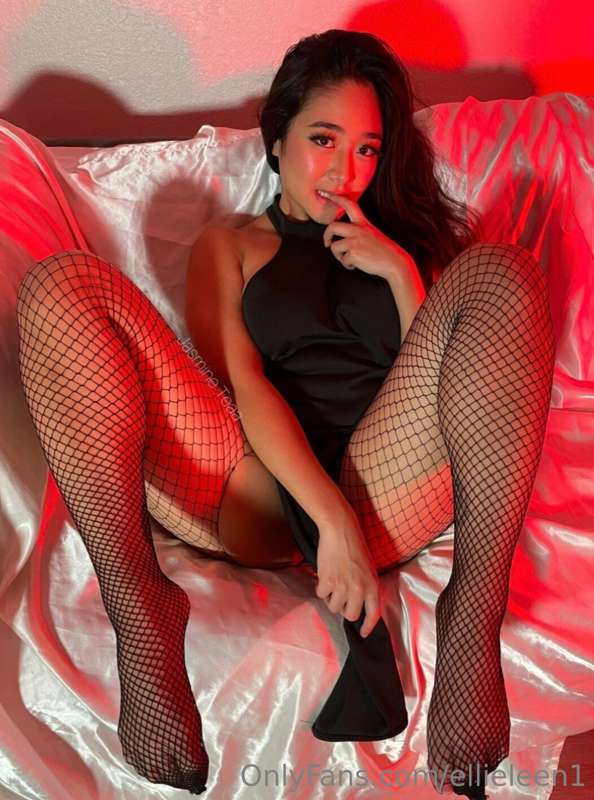 Babe! Let me introduce you to my cute asian friend with a Ph..