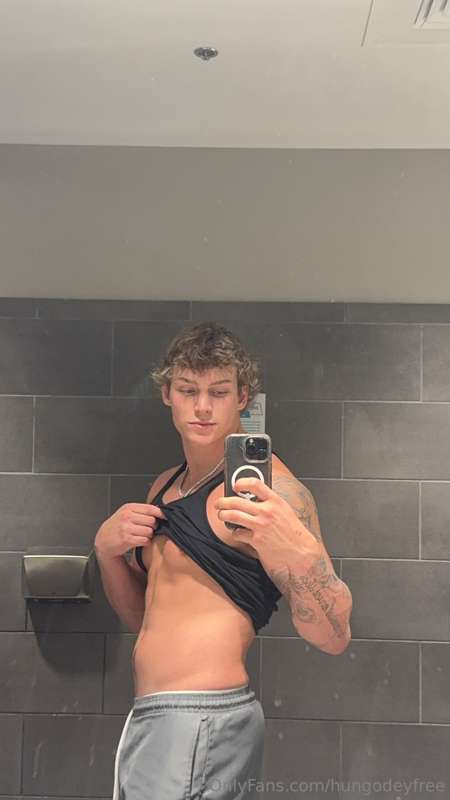 Hungodeyfree - Onlyfans - 18 Jan, 2024
