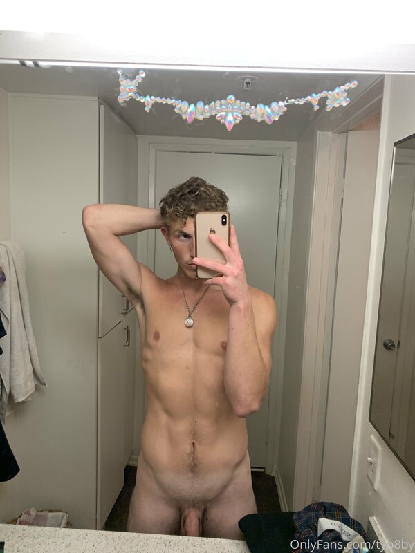 my dm’s are dry, someone request some freaky shit