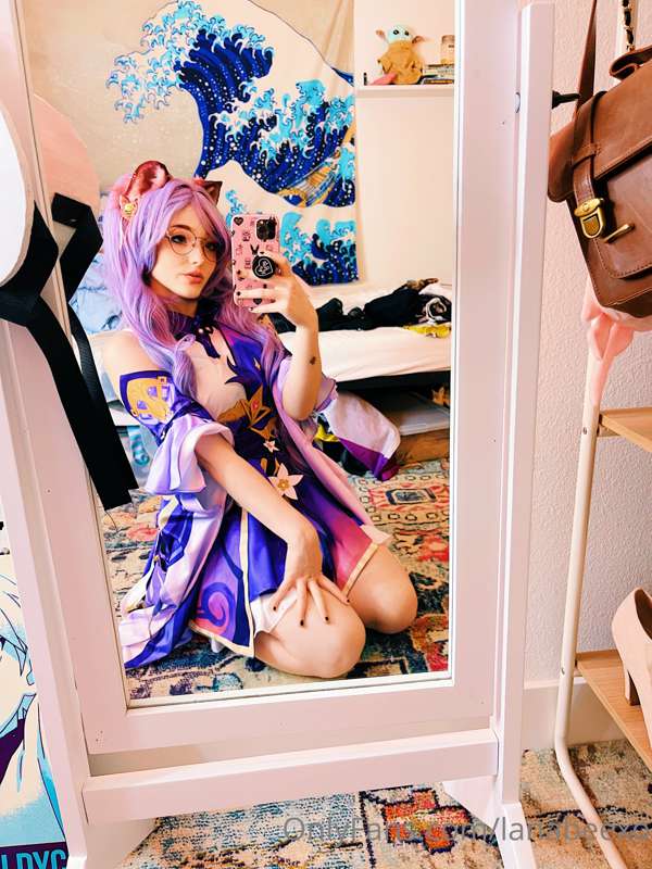 More of my Keqing cosplay from Genshin Impact! 8