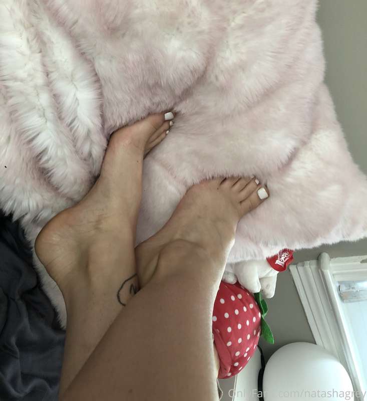 Showing off my new pedicure!  I’ll be doing a footjob with R.. 2