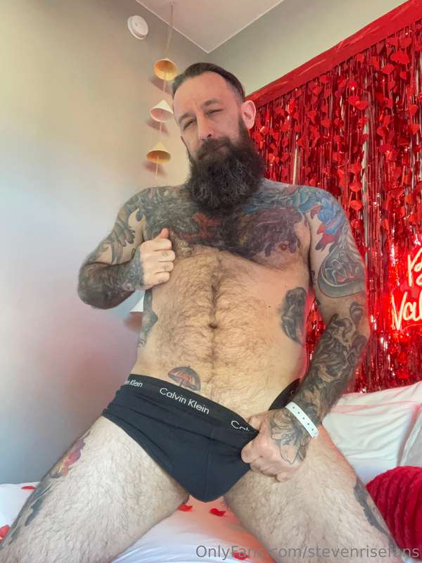 More sexy pics from Xbiz, I’m having such a blast in Los Ang.. 1