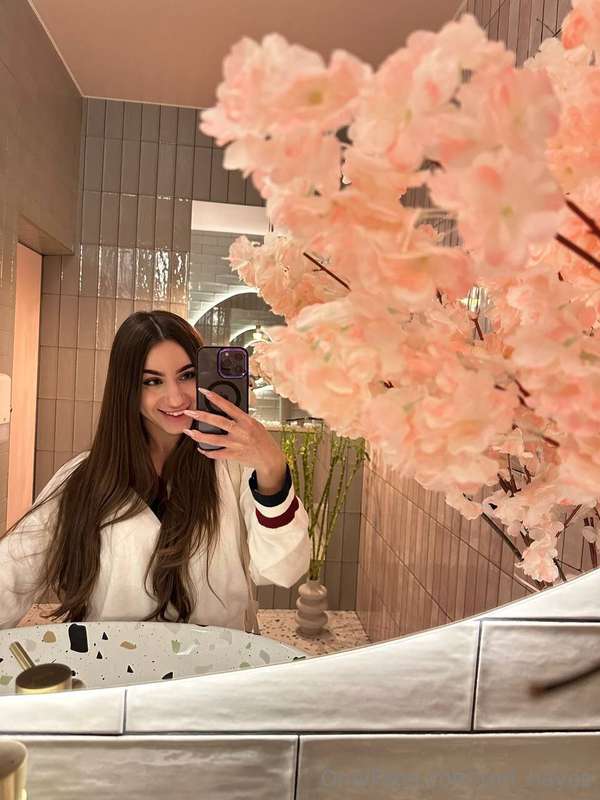 A woman blossoms at the sight of flowers 🌸 I am no exception..