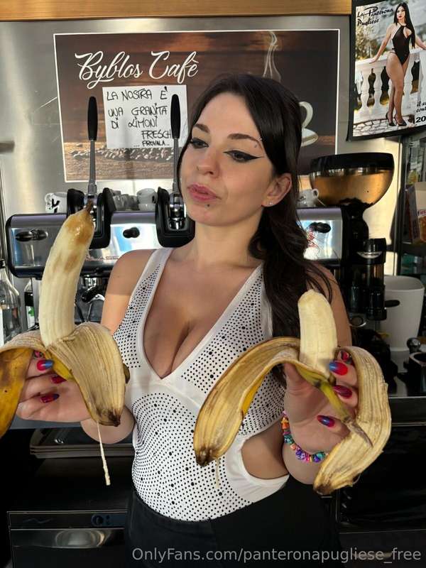 Quando c'è un'ardua scelta da fare 😏😏😏 Chi c'è per la cam de..