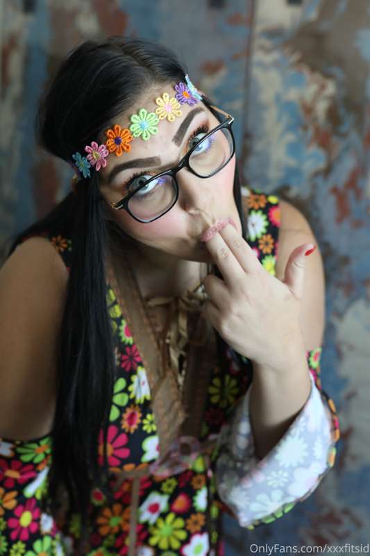 PHOTOSET: Keep yourself high, happy, and horny... I can only..