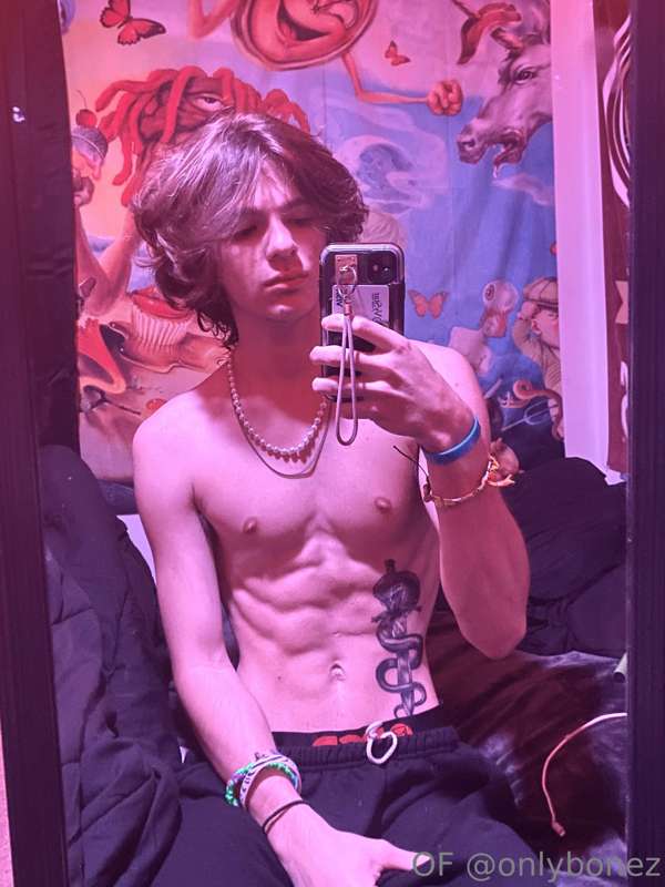 wanna cum to bed?🫢