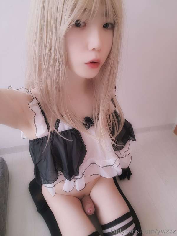 On my days off, I like watching porn at home >.< 6