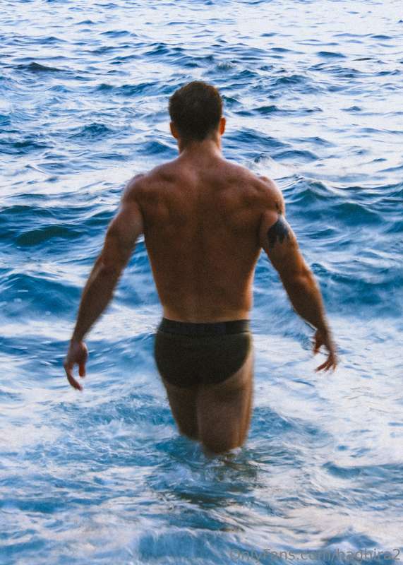 Did a super cool shooting while on vacation🌊. Might be more .. 14
