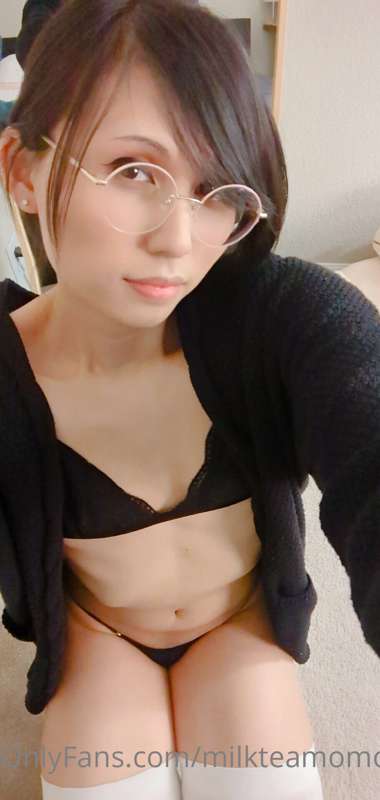 Catch a little peek down there, a boy with a mommy bod?? 13