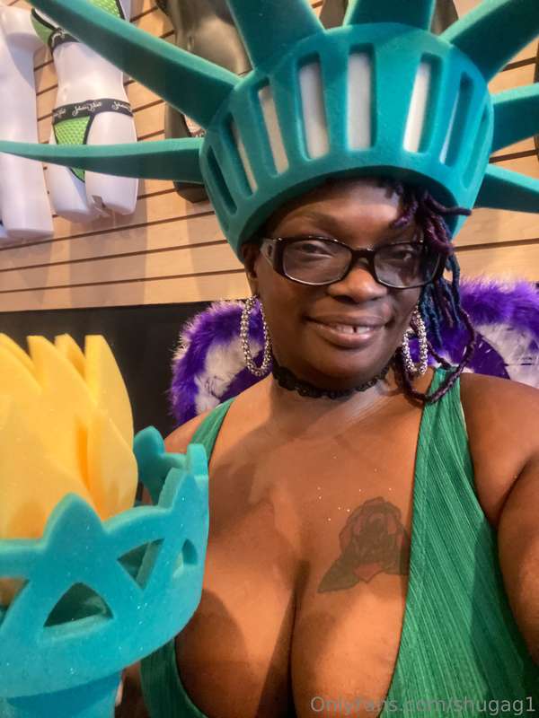 HAPPY NEW YEAR TO ME!!!!!! WOULD YOU ENJOY THIS BEAUTIFUL DA.. 7