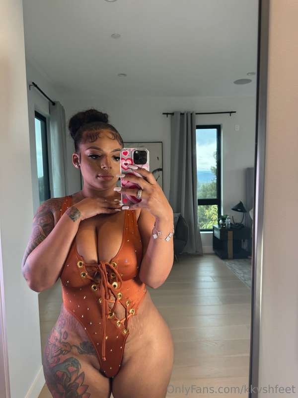 ass and titties you wont forget  9