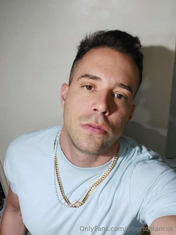 Quieres ver mis videos solo en privado?? 😜🙈🔥🍆💦

Do you want ..