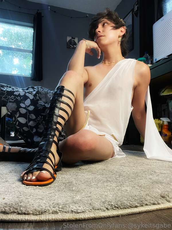 Your Roman-subjugated servant has arrived ~ “What are your o.. 29