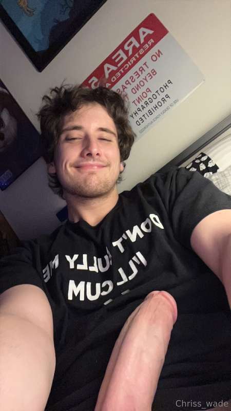 God my dick looks so good rn! Who wants to ride it 😩 2