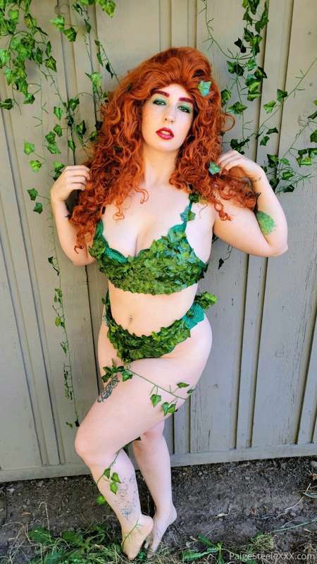 (POISON IVY)
*Photoset*

Week 3 of October cosplays! I had p.. 13