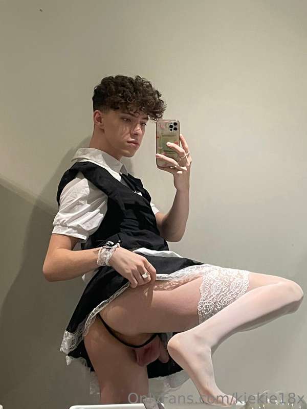 Anyone in need of a slutty maid boy around the house? 😇 2