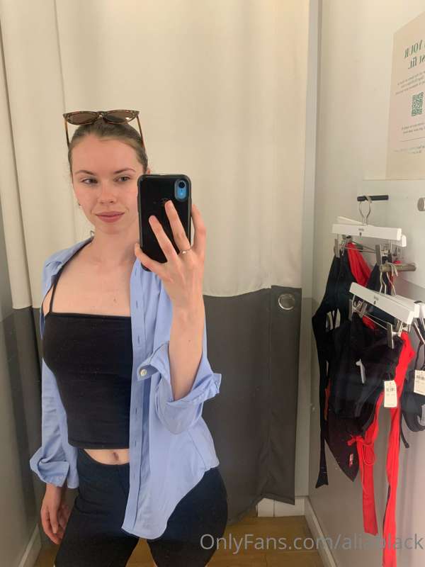 Shopping around today for new panties. Do you want to see wh.. 2