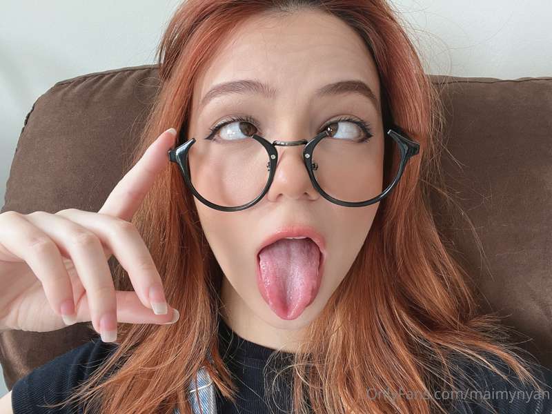 🫣🤭 1