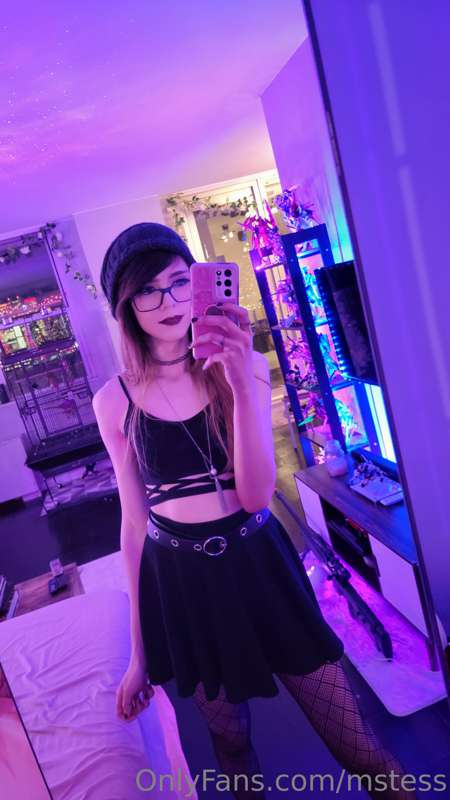 Your not so average beanie girl 😘 12