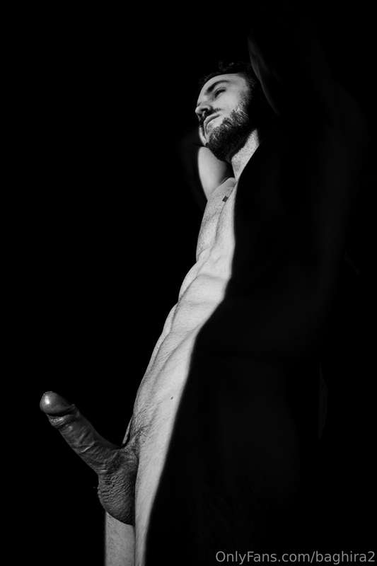 My first Black and White photoseries. Played with some intre.. 2