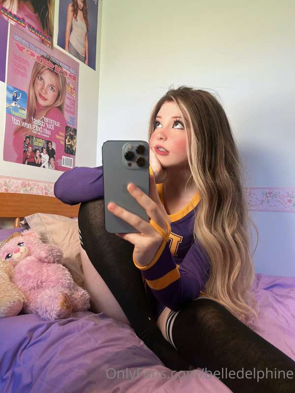 Just chilling in my room in very -normal- panties just hopin.. 15
