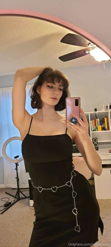 new dress who dis? 4