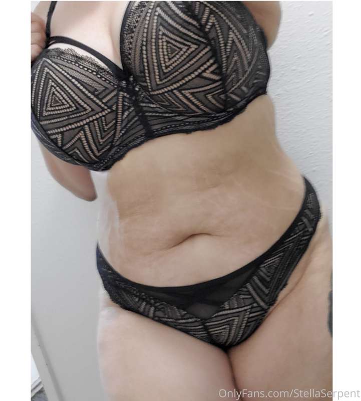 Absolutely loving this set... just a reminder, I do sell pan..