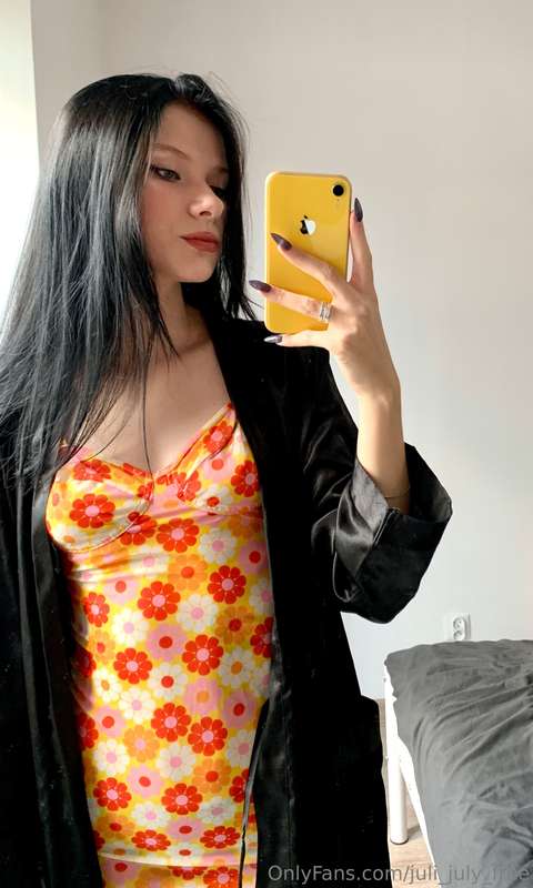 And I also have such a very comfortable and beautiful robe 🥰..