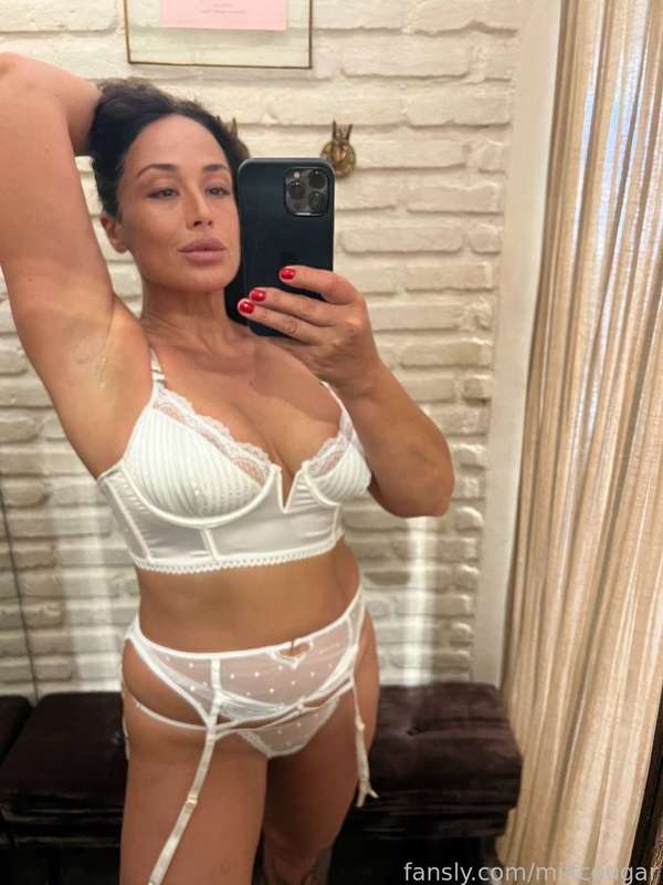 Milfcougar - Fansly - 01 Oct, 2024