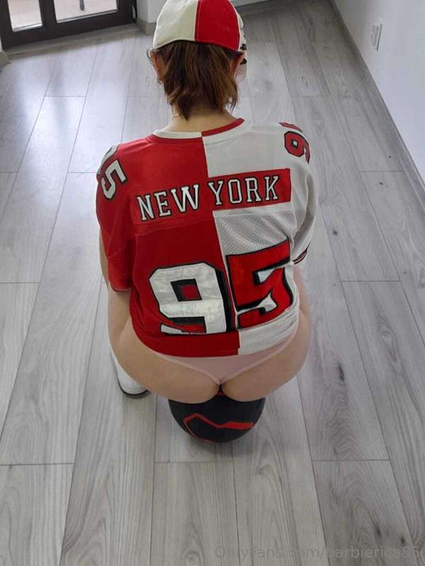 Hope you like big butts because is what you'll get!