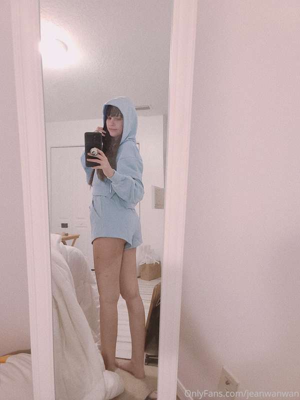 I'm in love with this outfit and now I want the white one to.. 3
