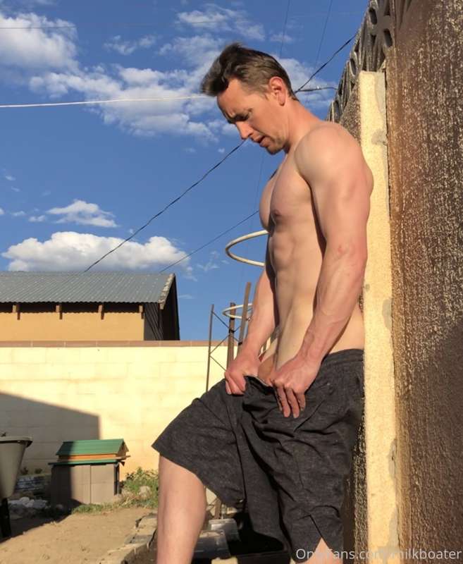I like when the late day sun makes the skin and the ass seem.. 1