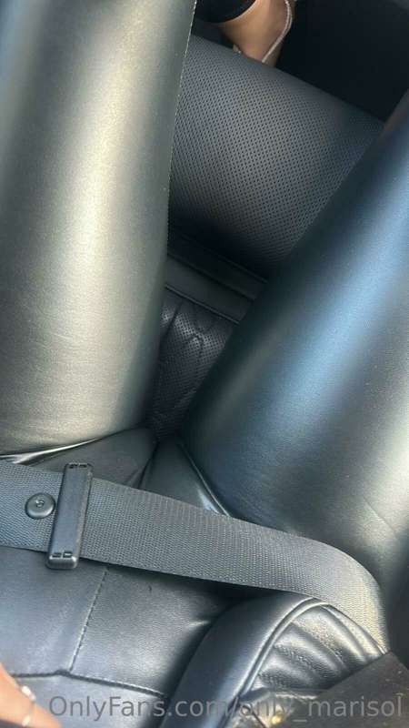 On my way to a date with huge camel toe. Let’s see how long ..