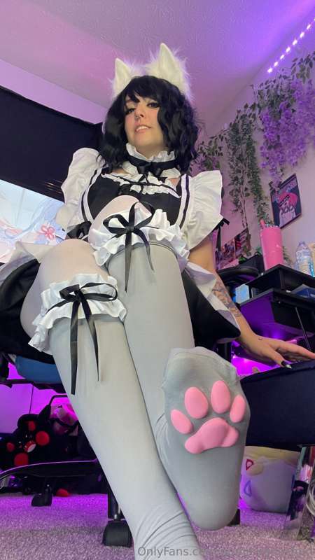 Hi, I’ll be your maid for today! ❤️ what can I do for you, M.. 1