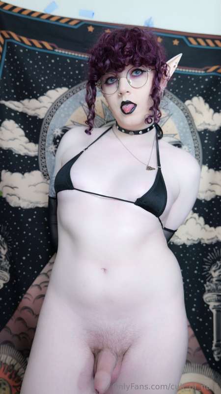 Be a good boy and worship my tits <3(Also a few extra pics :.. 1