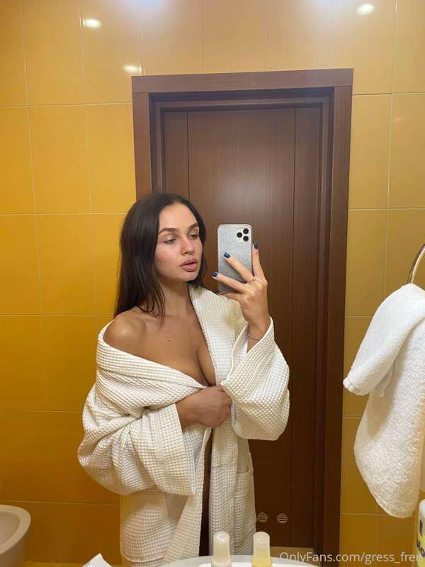 Good morning💋, have a beautiful day☀️ and my beautiful naked..
